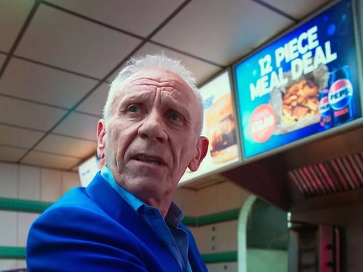 Huyền thoại Everton Peter Reid xuất hiện trong video quảng bá hợp tác với Pepsi MAX