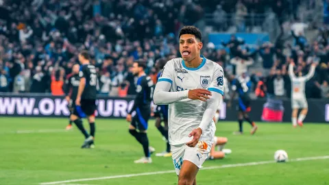 Khoảnh khắc ăn mừng của cầu thủ Marseille trước Lyon