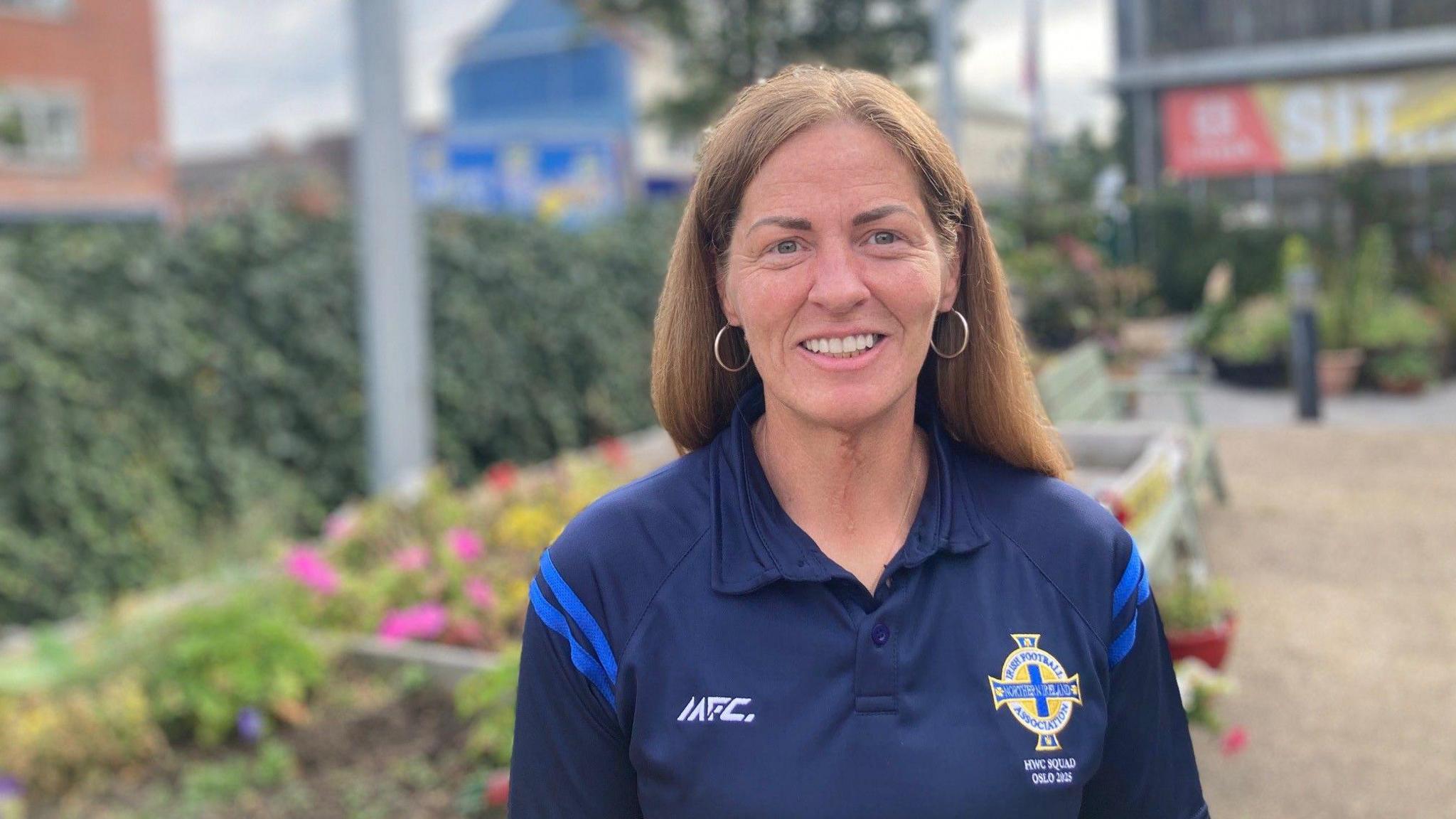 Louise McGonnell – nữ quản lý đội tuyển nữ Bắc Ireland