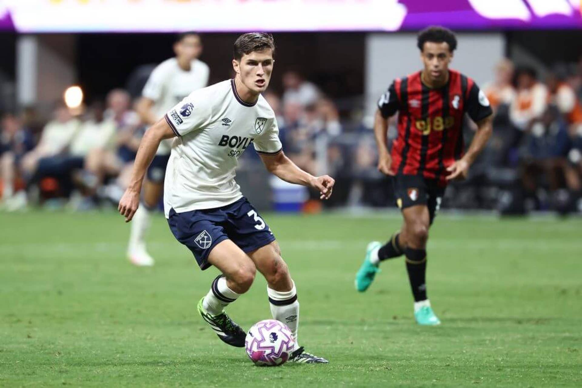 Freddie Potts, cầu thủ trẻ nổi bật của West Ham mùa 2025/26