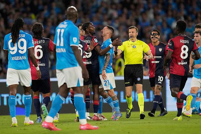 Hình ảnh trận Napoli vs Cagliari mùa 2024/25