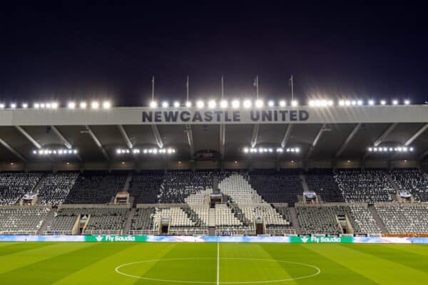 Toàn cảnh sân St. James' Park trước trận Newcastle vs Liverpool