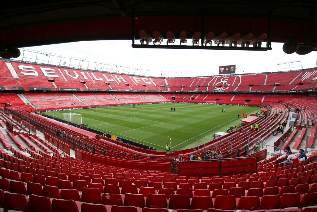 Toàn cảnh khán đài sân Estadio Ramón Sánchez Pizjuán