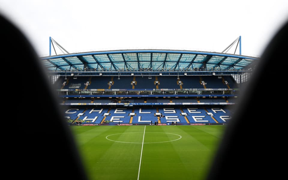 Sân Stamford Bridge năm 2025 - không khí derby trước giờ bóng lăn