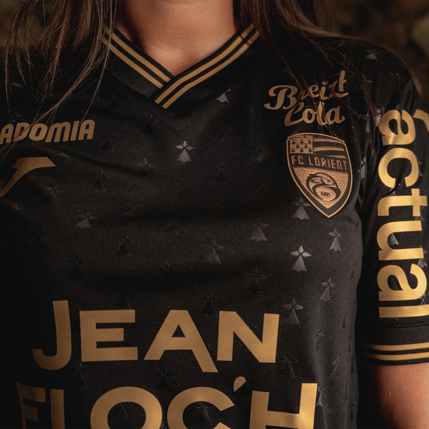 Áo đấu Lorient mùa giải 2025/2026