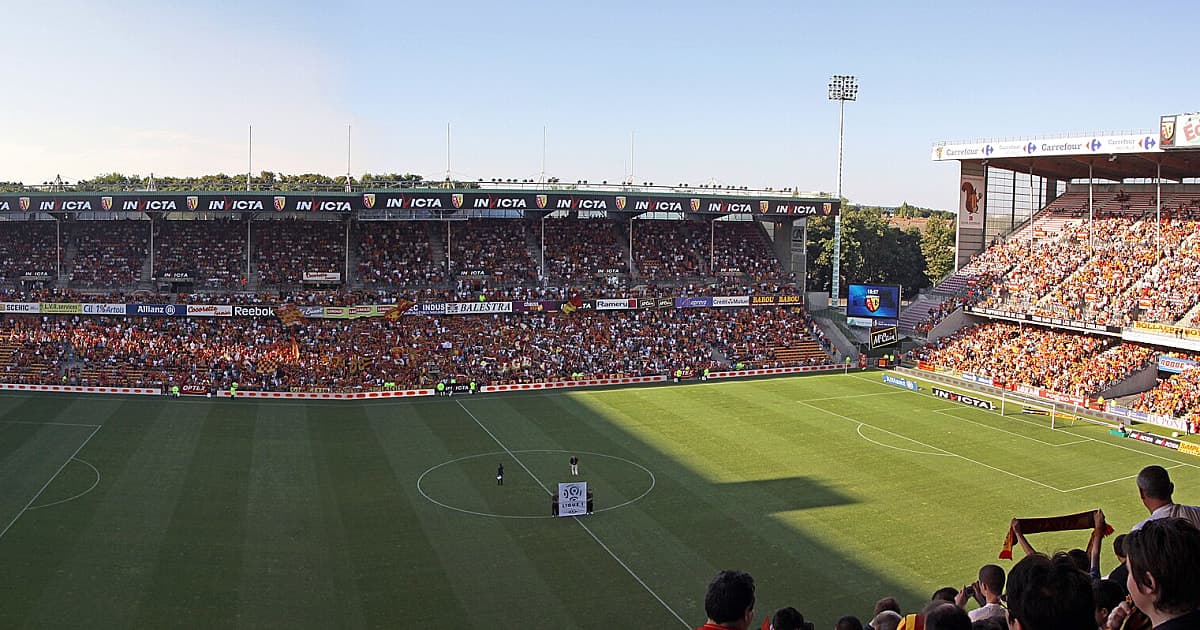 Toàn cảnh sân Stade Bollaert-Delelis, địa điểm tổ chức trận đấu