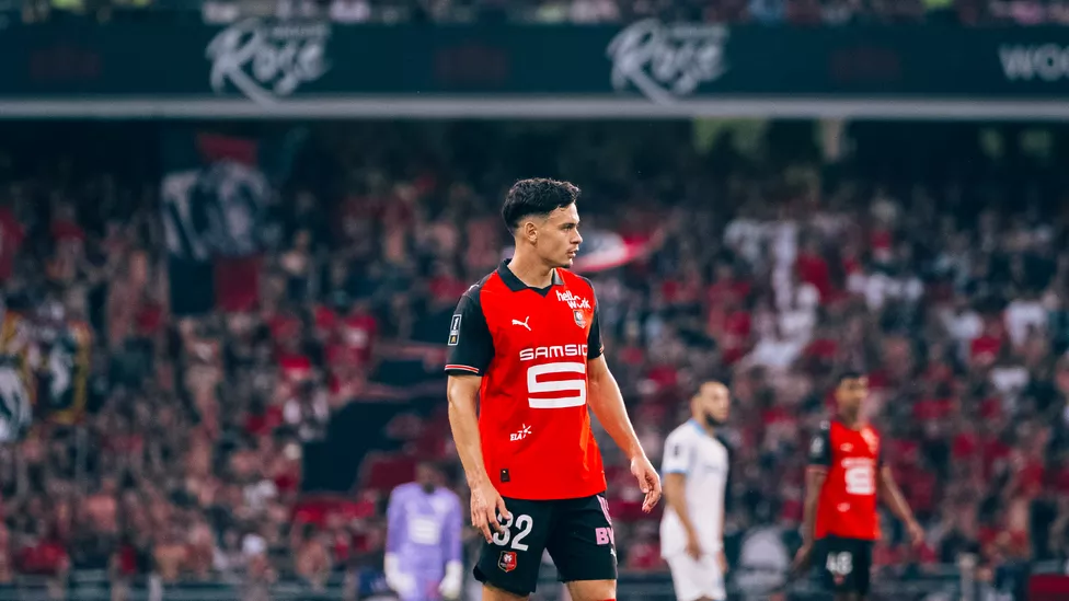 Fabian Rieder, cầu thủ chủ chốt của Stade Rennais F.C. mùa 2025