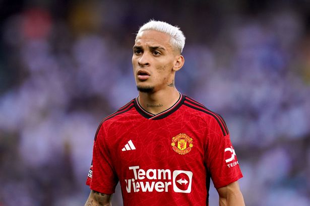 Antony ăn mừng bàn thắng cho Real Betis