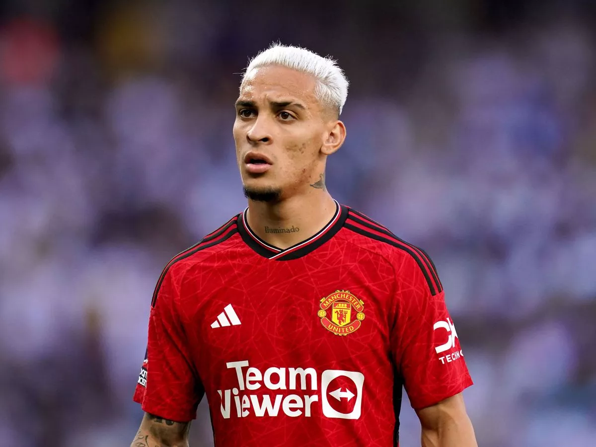Antony trong màu áo Manchester United, chuẩn bị rời Old Trafford