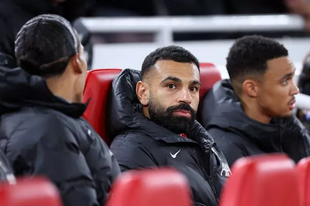 Mo Salah ngồi dự bị