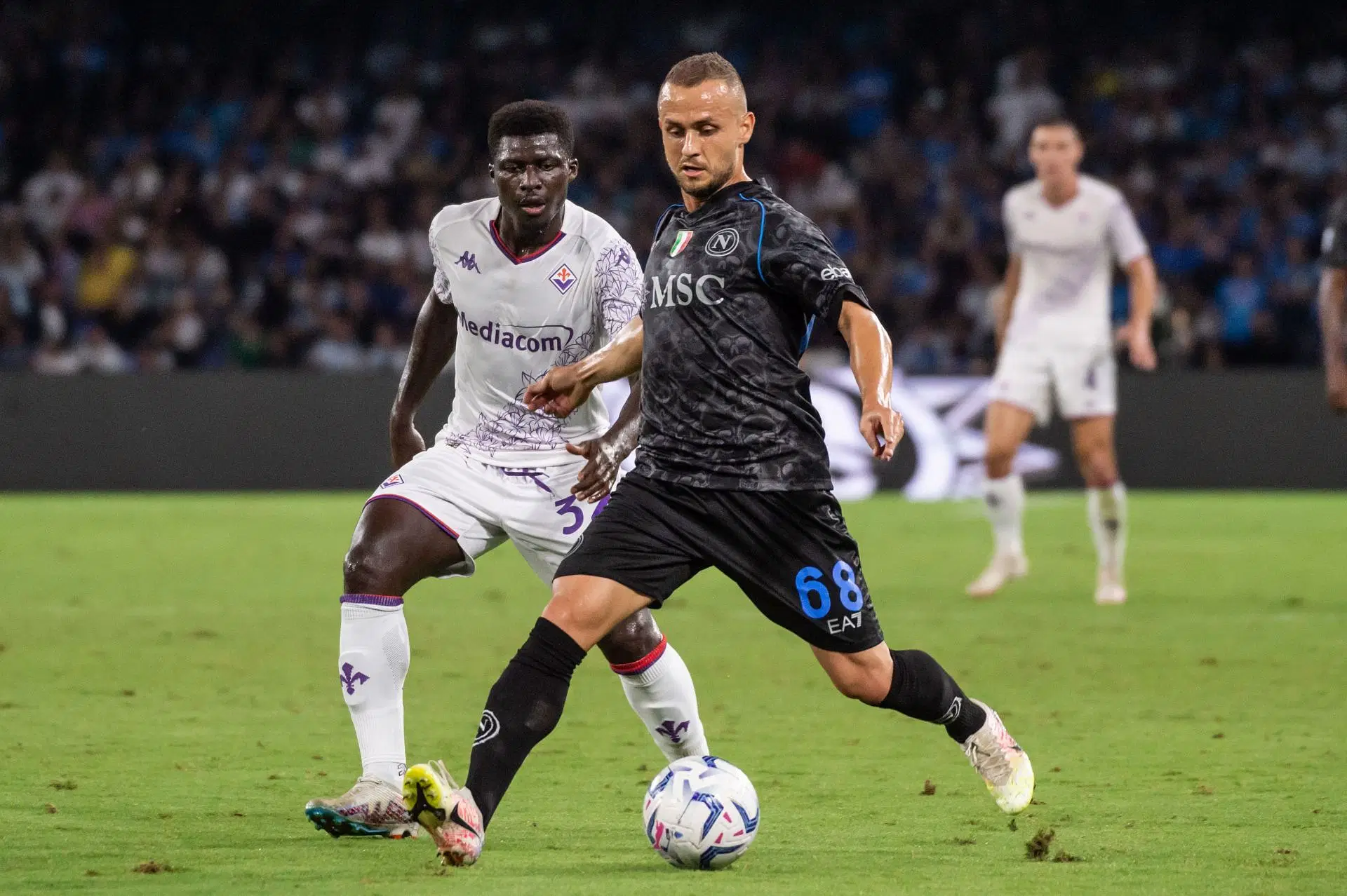 Khoảnh khắc đối đầu giữa Fiorentina và Napoli tại Serie A, nguồn Sportskeeda.
