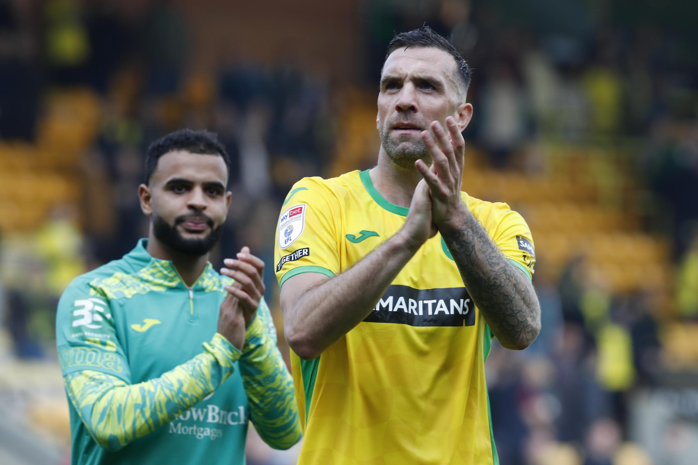 Shane Duffy và Anis Slimane - hai cầu thủ Norwich City đang đối mặt tương lai bất định