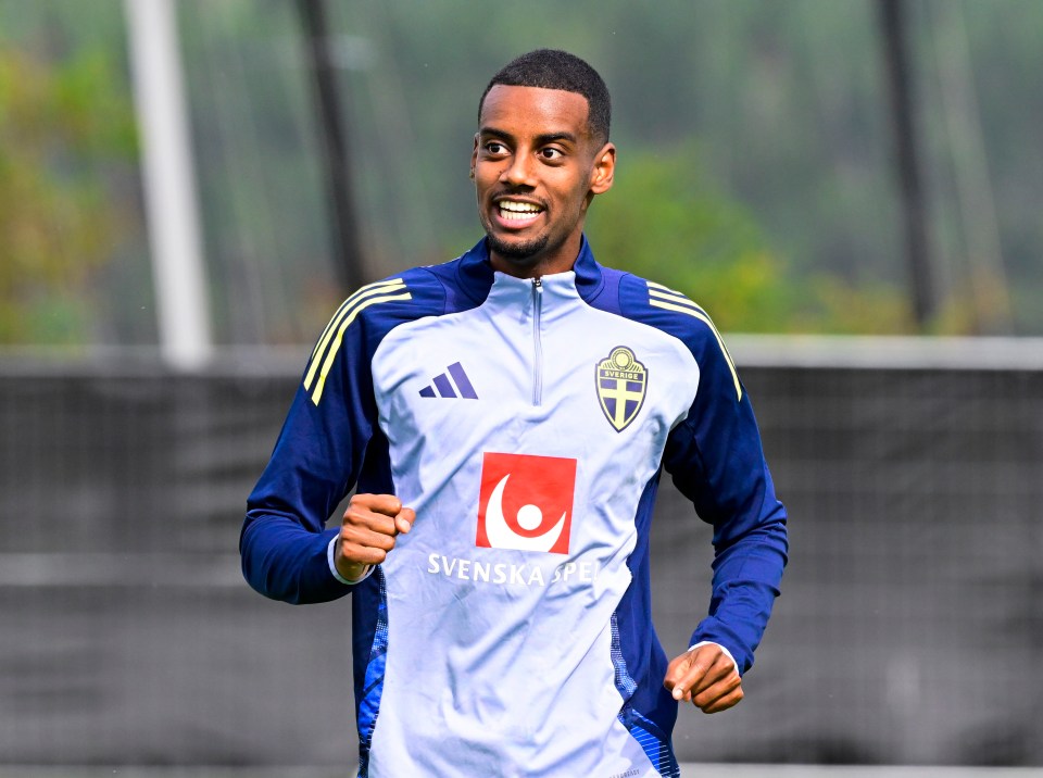 Alexander Isak tập luyện cùng đội tuyển Thụy Điển