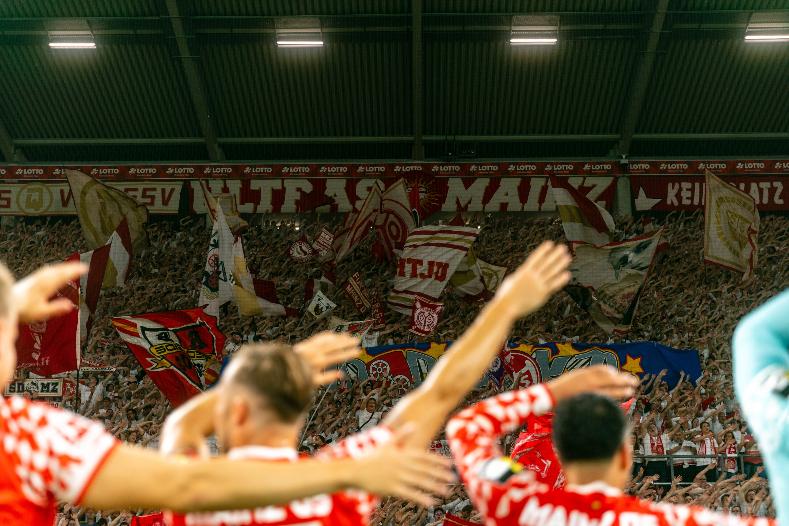 Hình ảnh mới nhất từ buổi tập của Mainz 05 trước trận gặp RB Leipzig.