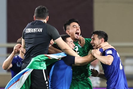 Uzbekistan ăn mừng lần đầu dự World Cup