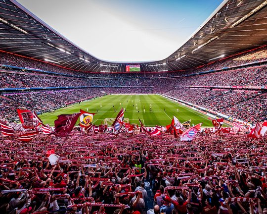 Sân vận động Allianz Arena, nơi diễn ra trận đấu Bayern München vs Hamburger SV, ảnh mới nhất mùa 2025