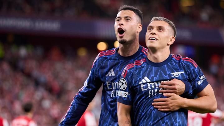 Gabriel Martinelli và Leandro Trossard ăn mừng bàn thắng – Cặp đôi siêu dự bị của Arsenal