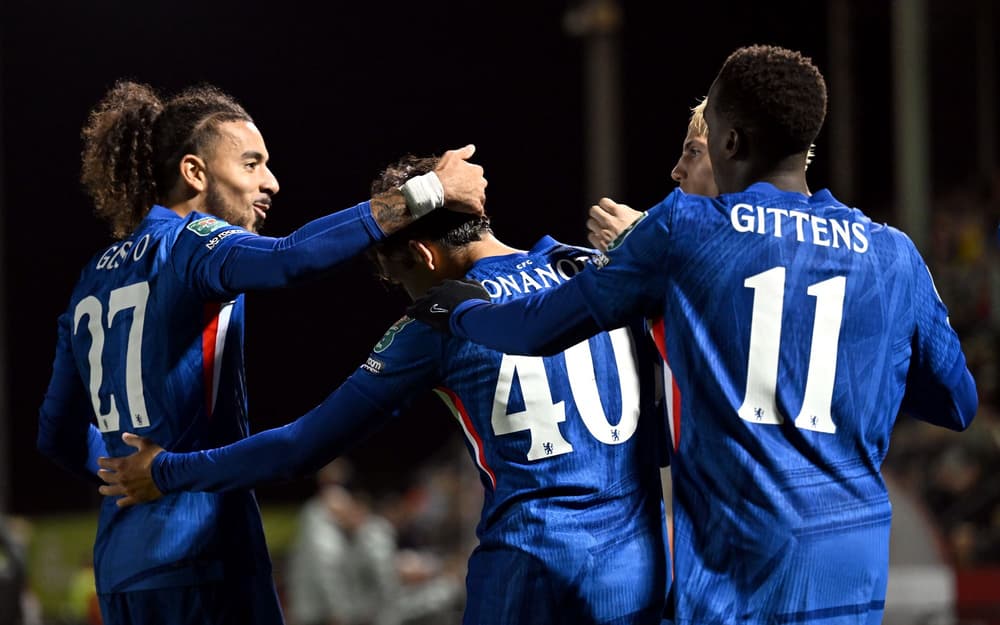 Chelsea ăn mừng chiến thắng trước Lincoln tại Carabao Cup