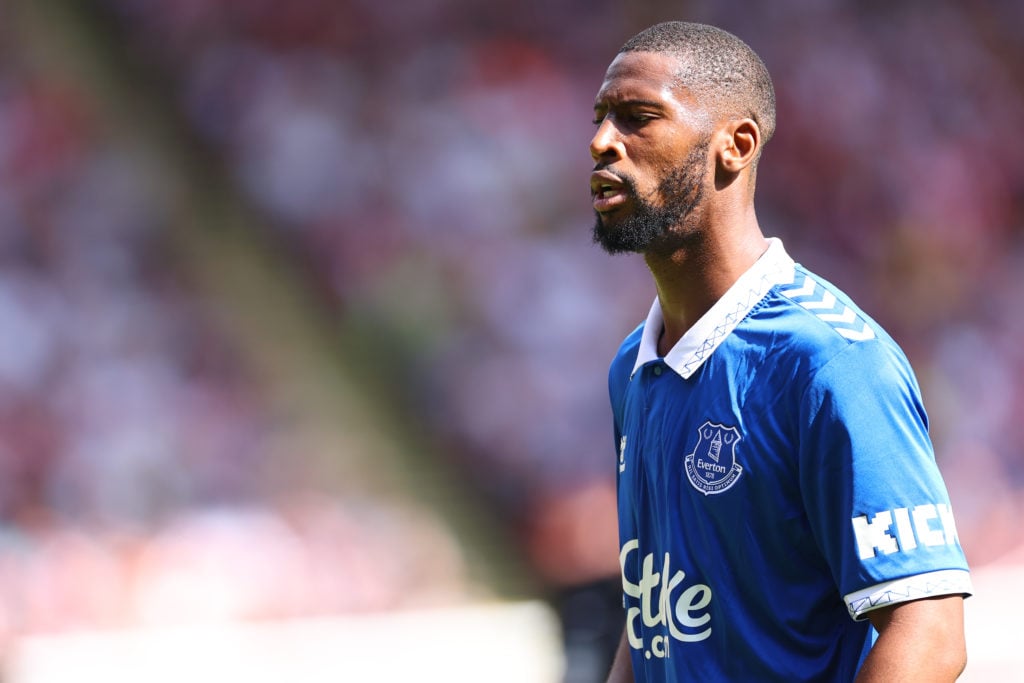 Cầu thủ Everton thi đấu Premier League 2025