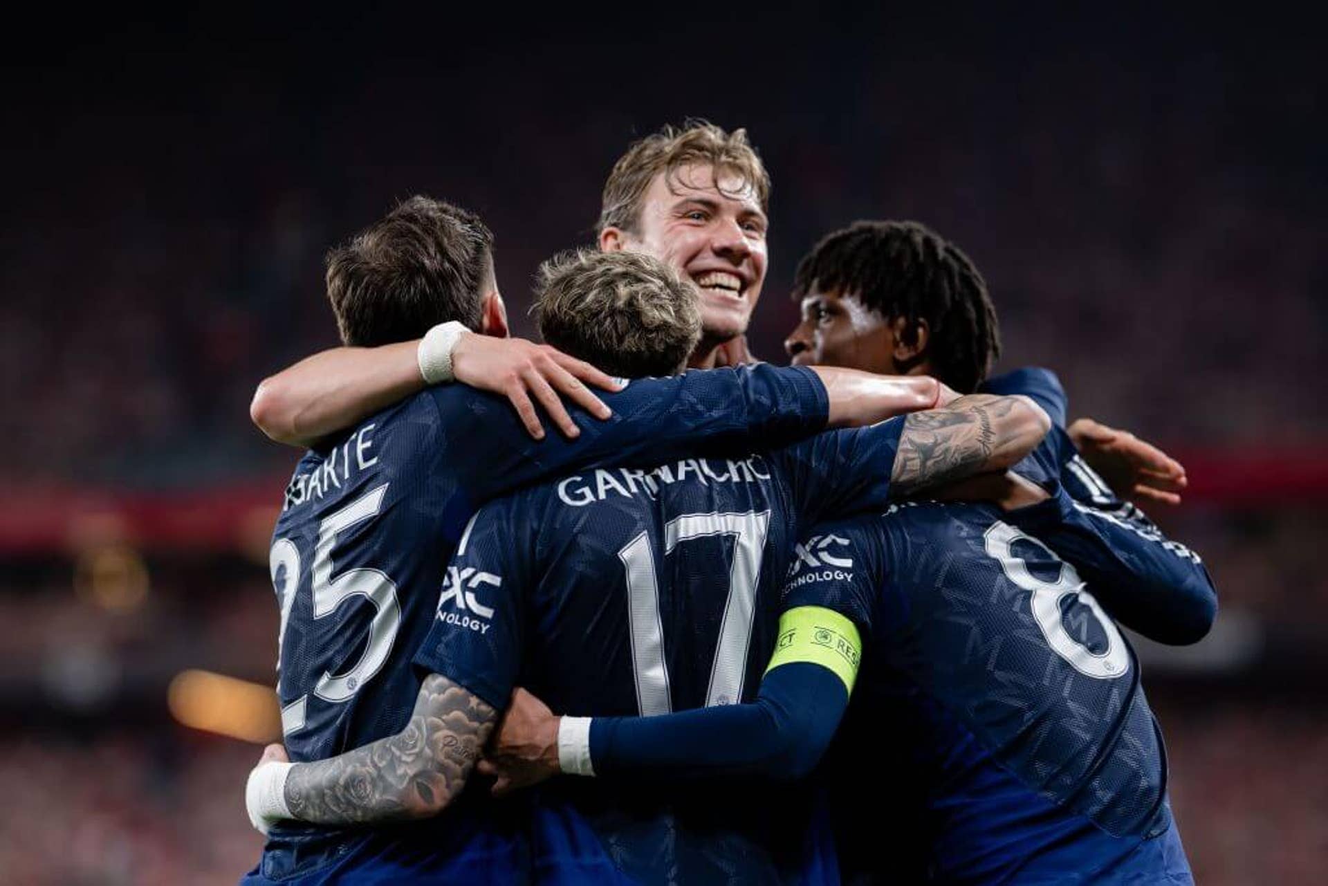 Bruno Fernandes ăn mừng bàn thắng tại Europa League 2025