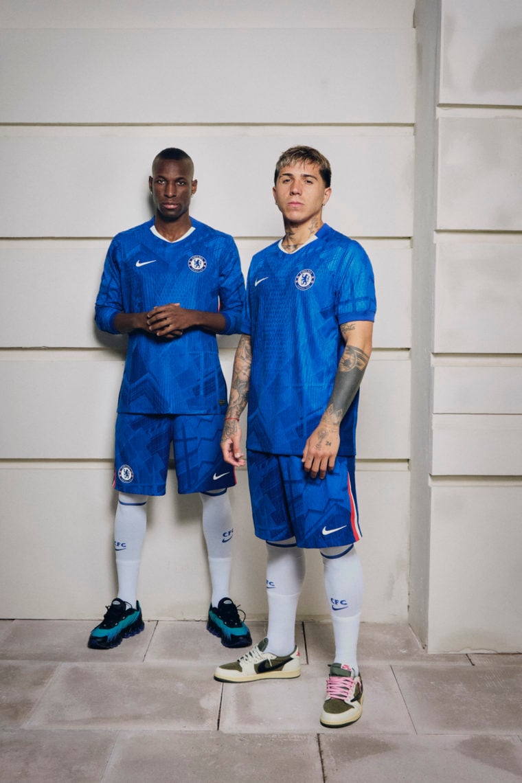 Chelsea FC ra mắt áo đấu mới mùa giải 2025/26