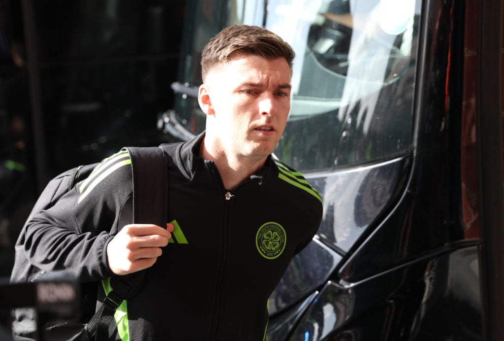 Kieran Tierney đến sân Ibrox trước trận Rangers vs Celtic