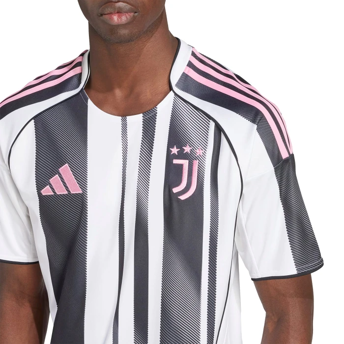 Áo đấu sân nhà Juventus mùa 2025/26