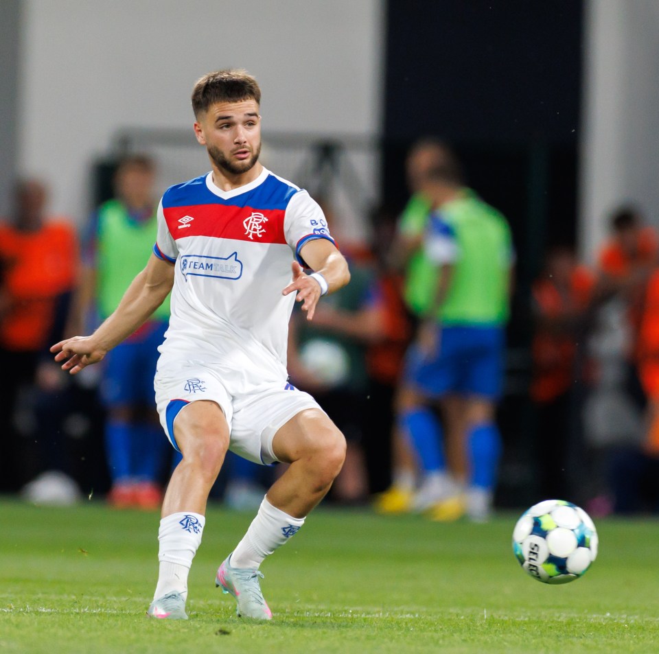 Nico Raskin playing soccer.
