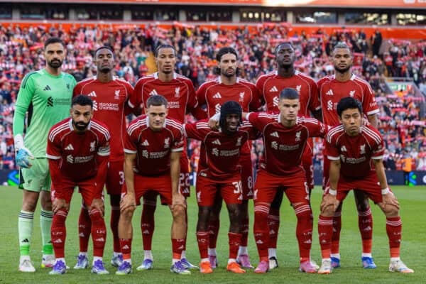 Liverpool FC chụp ảnh đội hình giao hữu 2025