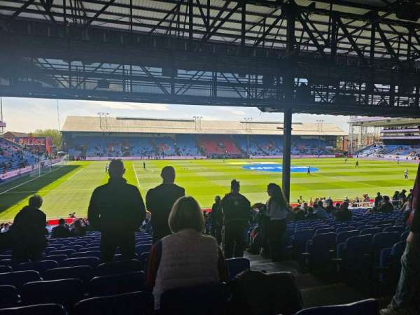 Khán đài Selhurst Park trước trận Palace vs Sunderland