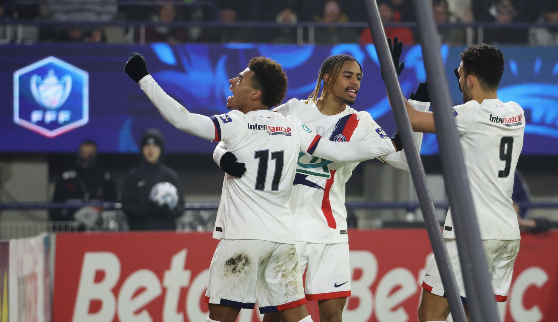 Hình ảnh trận đấu giữa Paris Saint-Germain và Lens tại Ligue 1 năm 2025