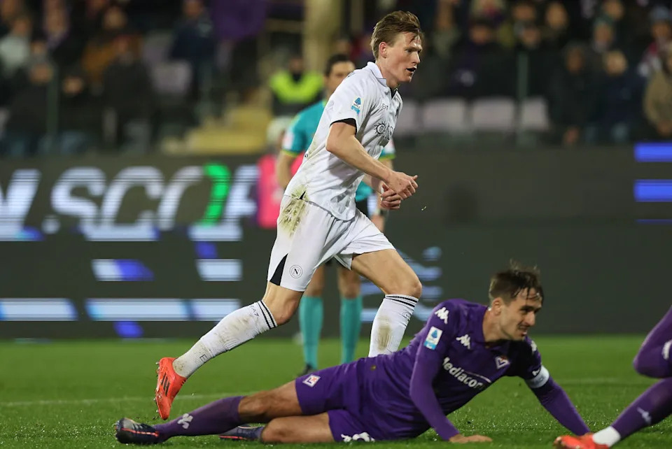 Các cầu thủ Napoli ăn mừng chiến thắng trước Fiorentina