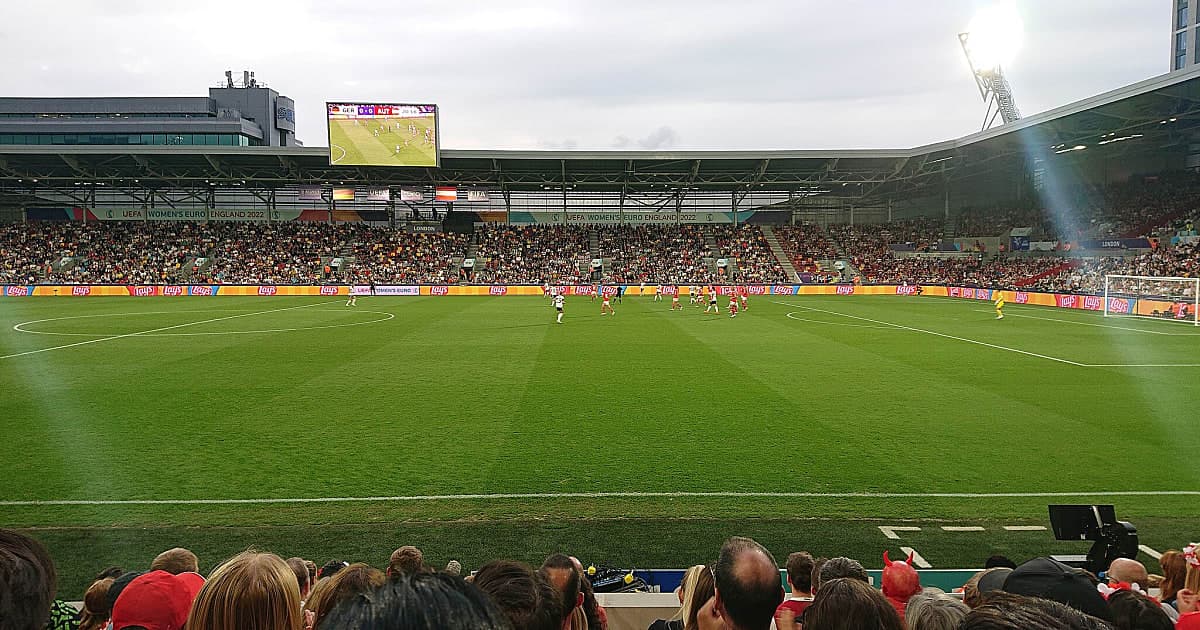 Toàn cảnh sân Gtech Community Stadium, nơi diễn ra trận Brentford vs Chelsea 14/09/2025
