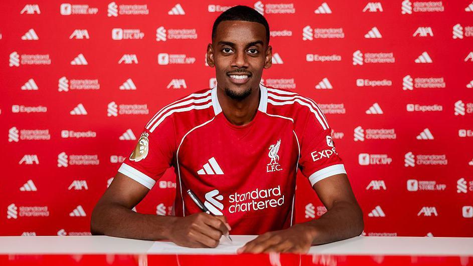 Alexander Isak ký hợp đồng với Liverpool – Bản hợp đồng kỷ lục của bóng đá Anh