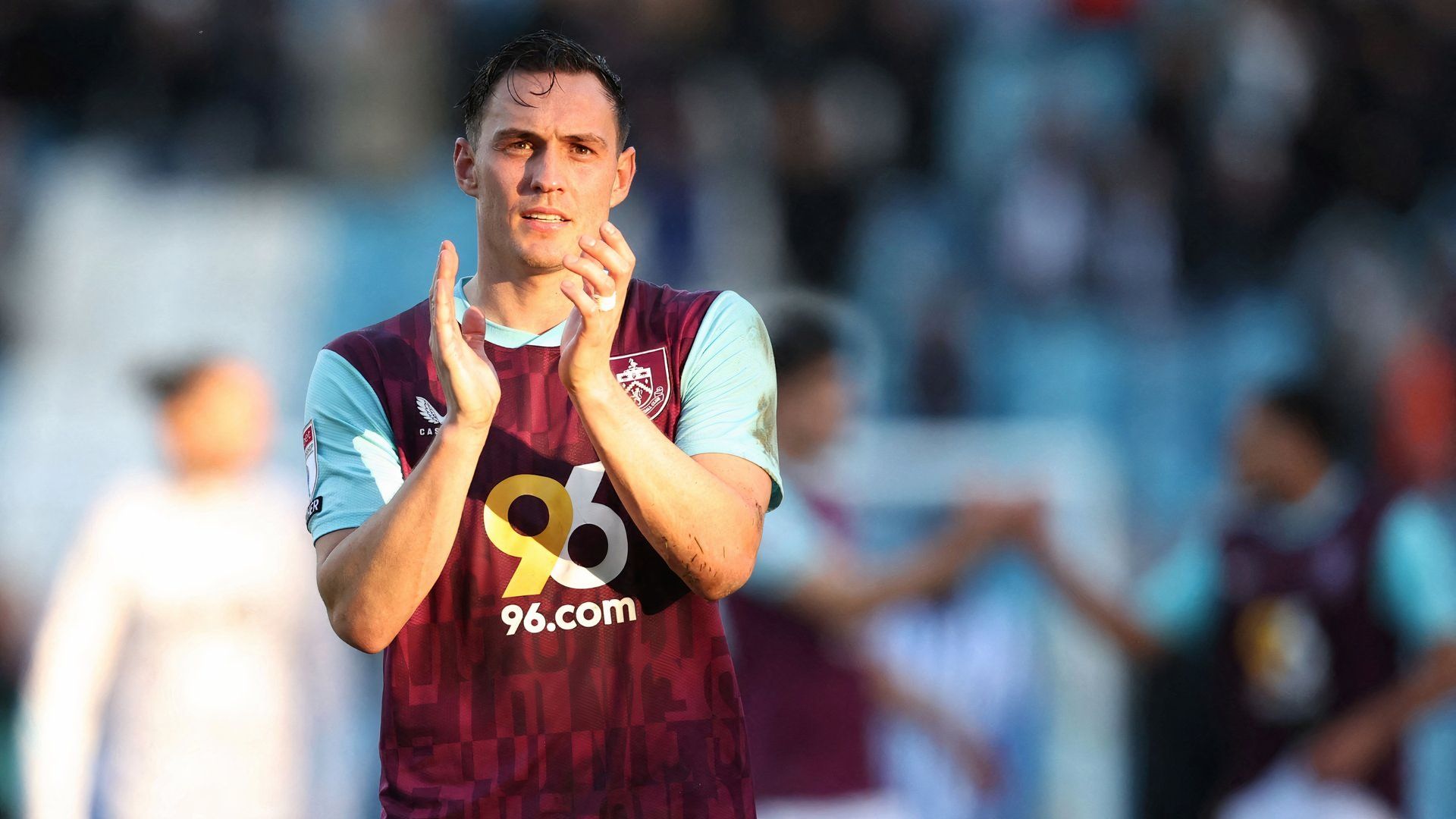Connor Roberts, trụ cột Burnley mùa 2025/26