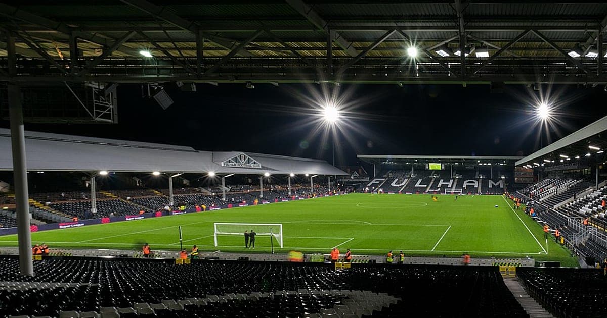 Toàn cảnh sân Craven Cottage - Fulham vs Leeds