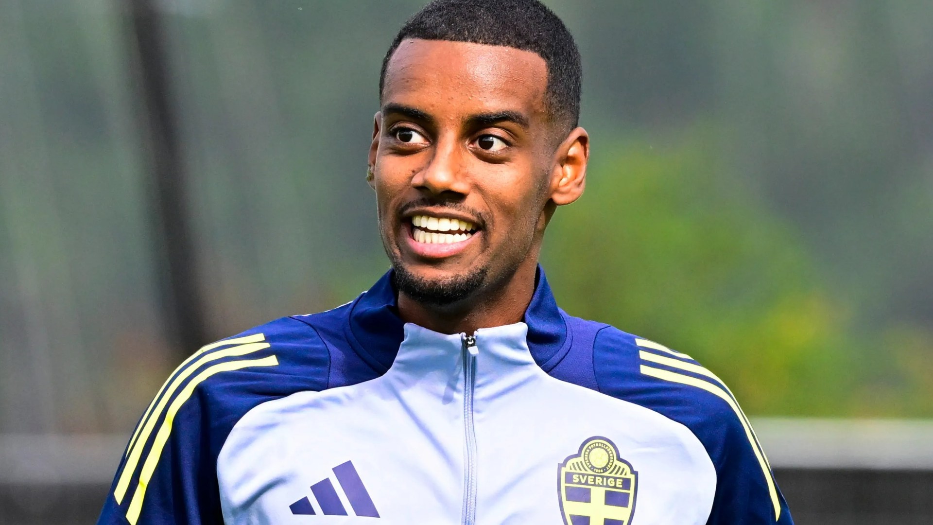 Alexander Isak ra mắt Liverpool sau khi rời Newcastle