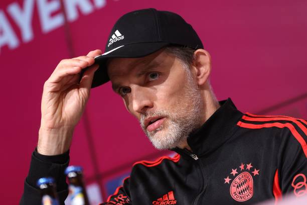 HLV Bayern München tại họp báo Bundesliga
