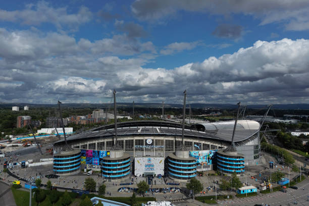 Toàn cảnh sân Etihad Stadium trước trận derby Manchester