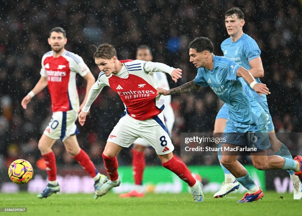 Hình ảnh trận đấu giữa Arsenal và Nottingham Forest mùa giải 2025