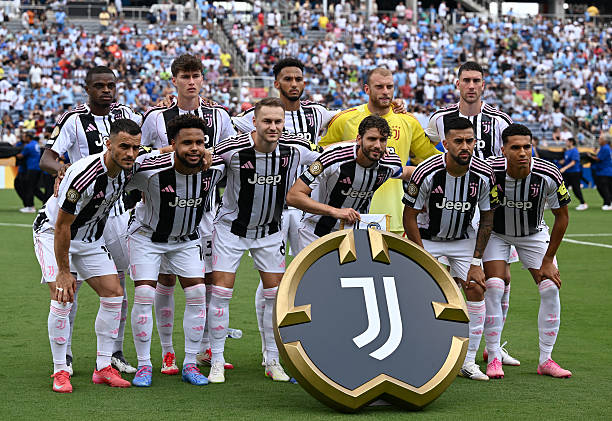 Đội hình Juventus 2025 chụp ảnh trước trận Club World Cup