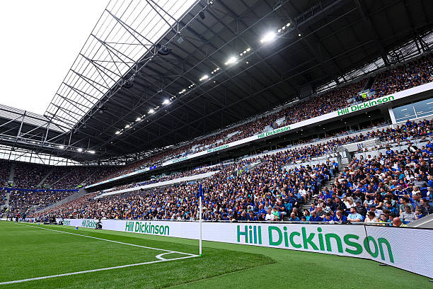 Bên trong sân Hill Dickinson Stadium Everton