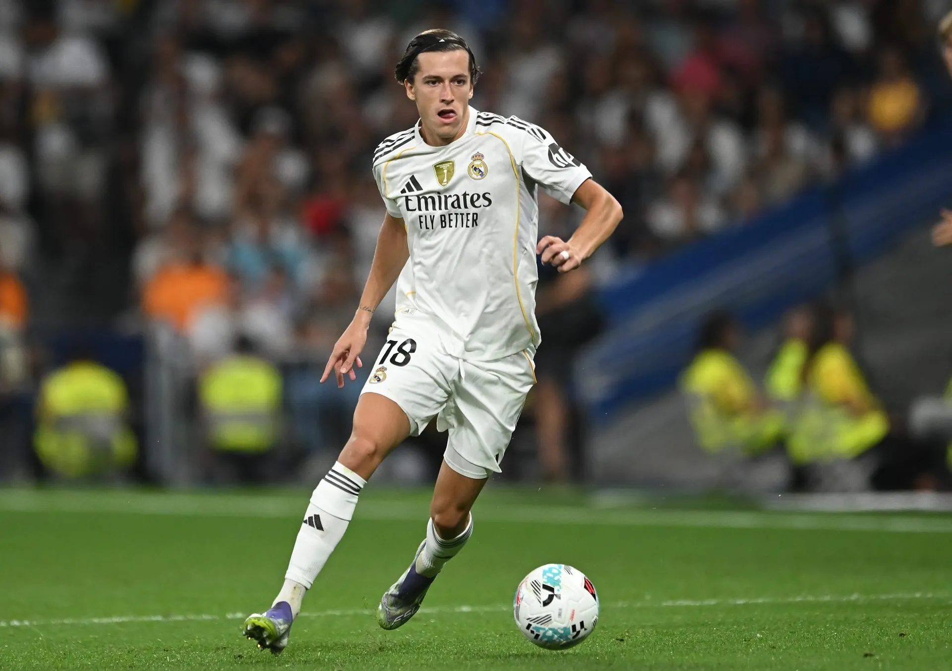 Alvaro Carreras thi đấu cho Real Madrid tại La Liga