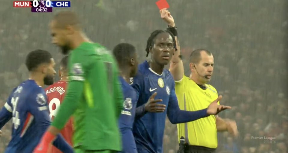 The referee had no hesitation and immediately sent Sanchez off