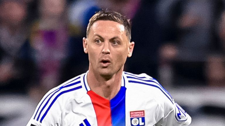 Nemanja Matic - cầu thủ chủ chốt của Lyon mùa 2025