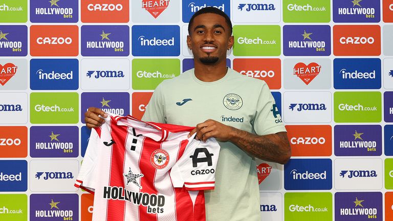 Reiss Nelson rời Arsenal sang Brentford