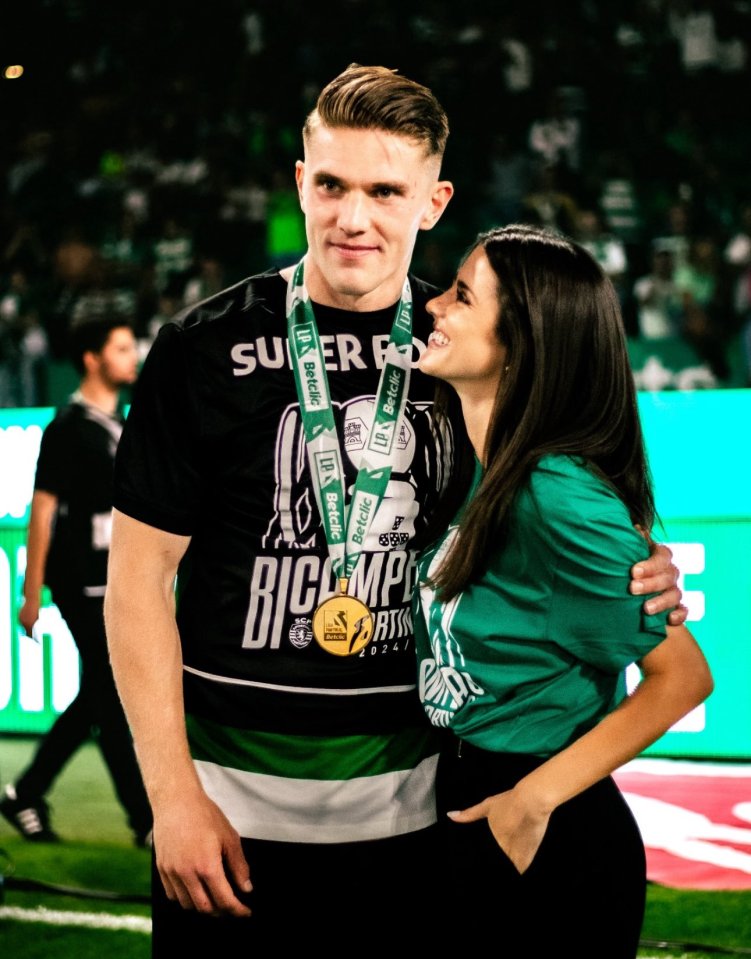 CĐV Arsenal sáng tạo bài hát mới về Gyokeres